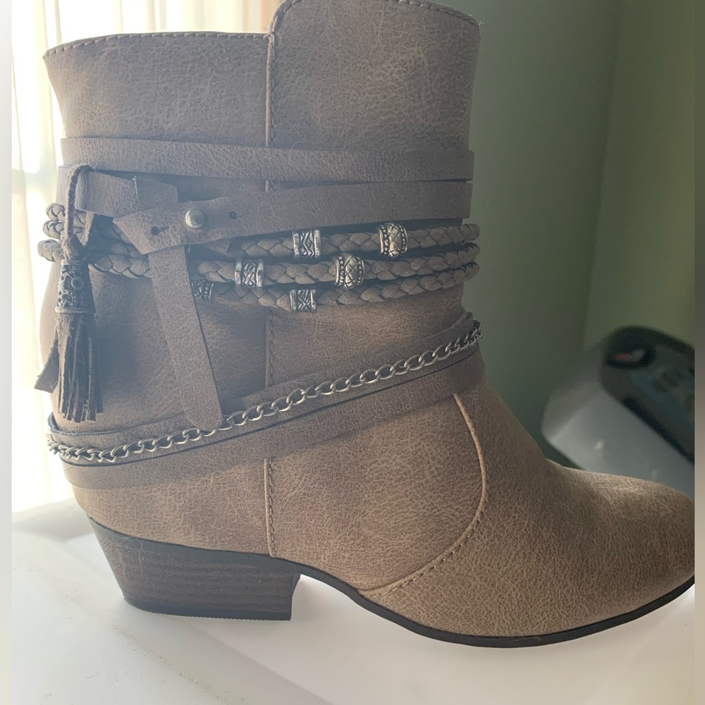 Jellipop ankle booties - size 7